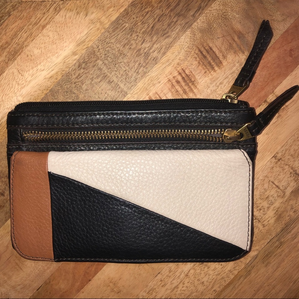 Fossil clutch wallet